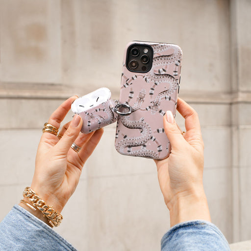 Poolside Glam - Snakes iPhone SE (2020) Case 13